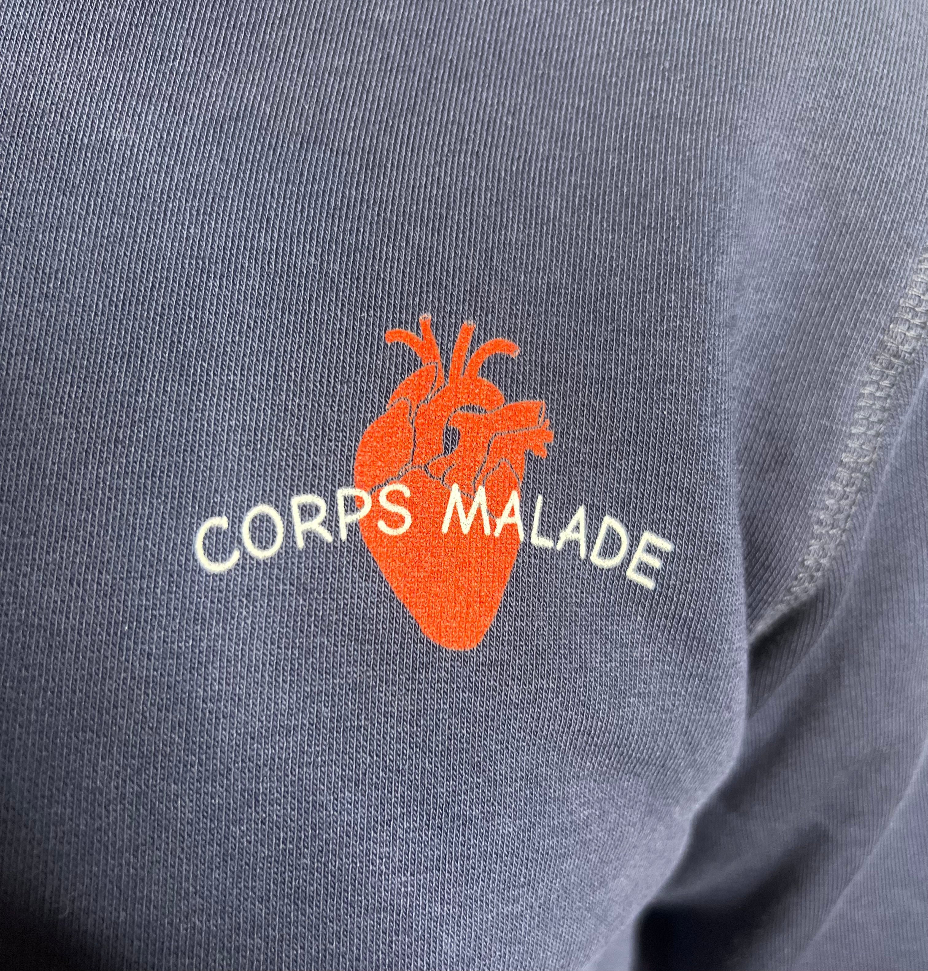 Sweet à capuche « Corps malade »